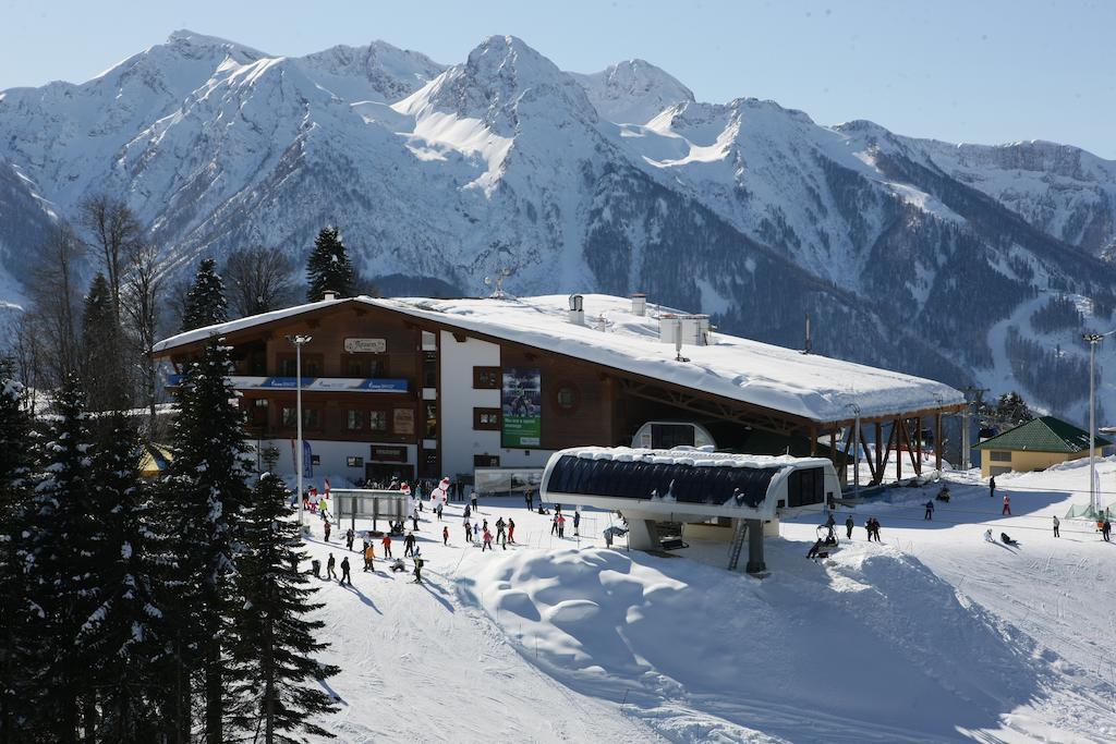 Grand Hotel Polyana Esto-Sadok Exterior foto The ski resort of Les Saisies